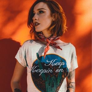 Keep on keepin on tee